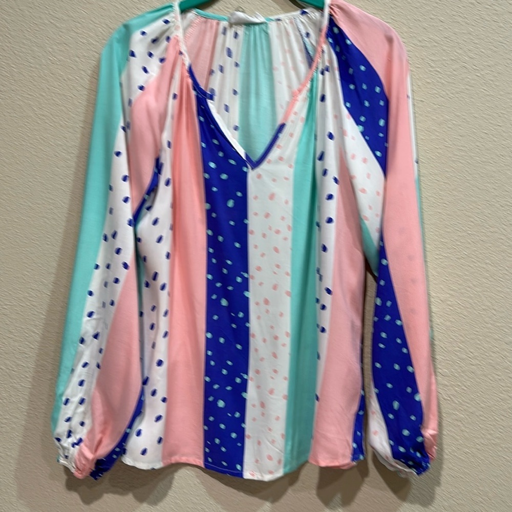 Nwt Emily Wonder 100% Rayon blue, pink, green, white cute top. Size small